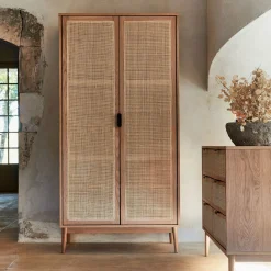 Armoire 2 portes battantes en bois et cannage H180cm - bois clair