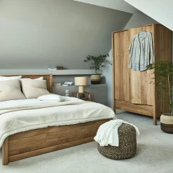 Armoire 2 portes et 1 tiroir en chêne massif H200cm - bois clair