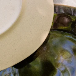 Assiette à dessert organique en grès D21cm - vert cèdre