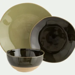 Assiette à dessert organique en grès D21cm - vert cèdre