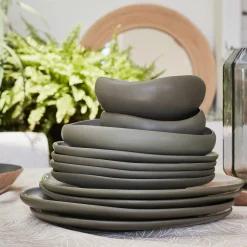 Assiette plate en grès D27cm - vert olivier