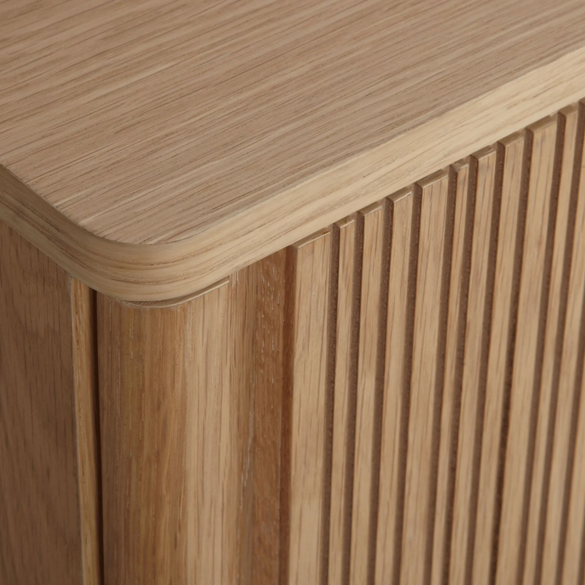 Buffet plaqué chêne avec portes coulissantes - bois clair