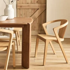 Chaise avec accoudoirs en bois d'acajou - bois clair