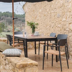 Chaise de jardin empilable avec accoudoirs en aluminium et résine tressée - gris anthracite