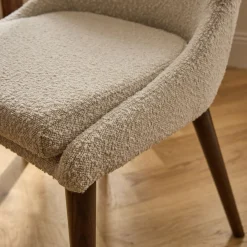 Chaise de repas en tissu bouclette rasé - blanc écru