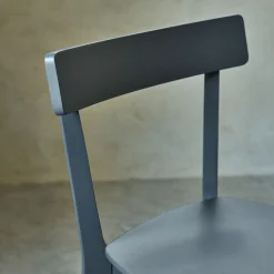 Chaise en bois - gris restanque