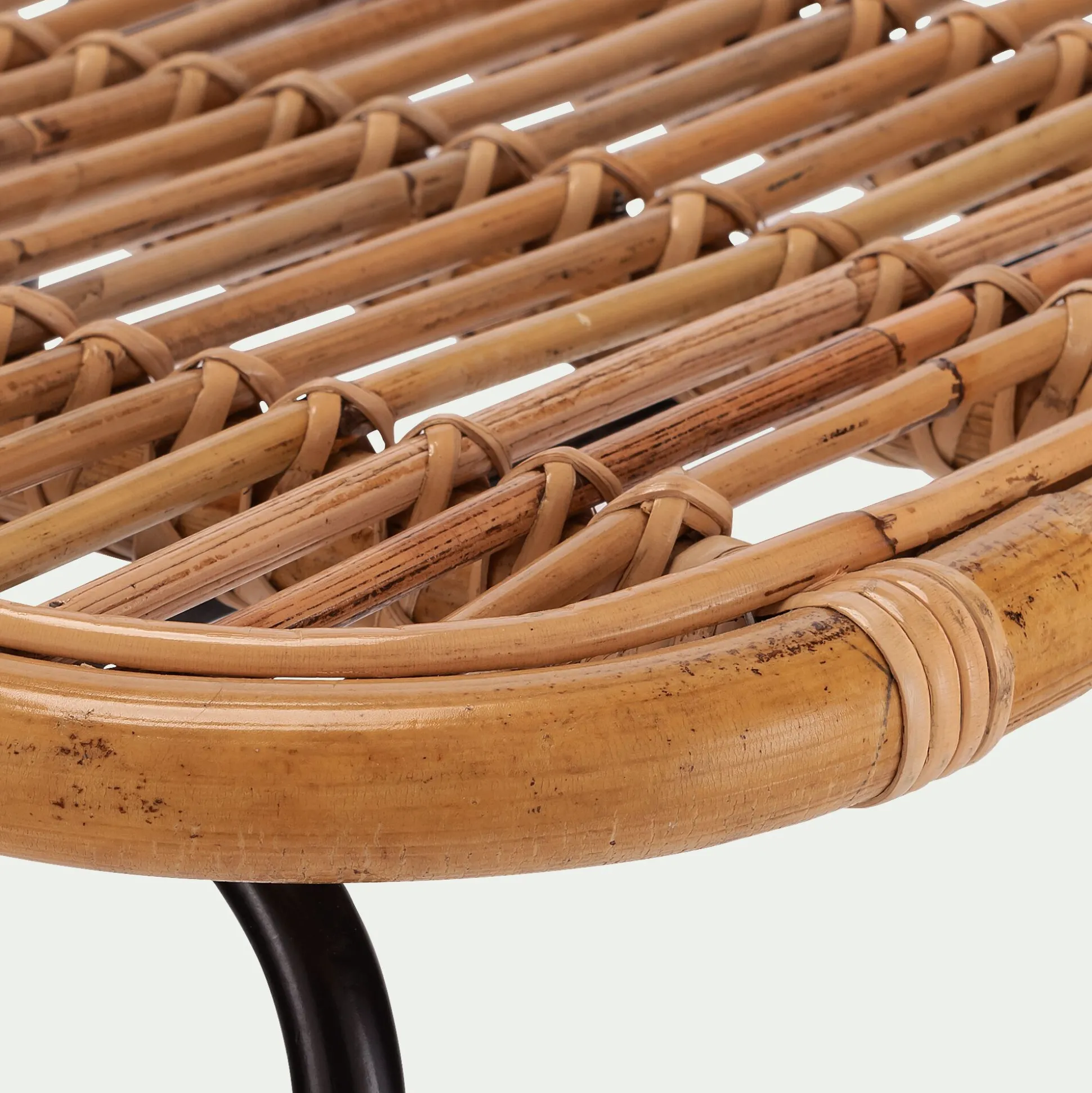 Chaise en rotin et piètement en acier - naturel