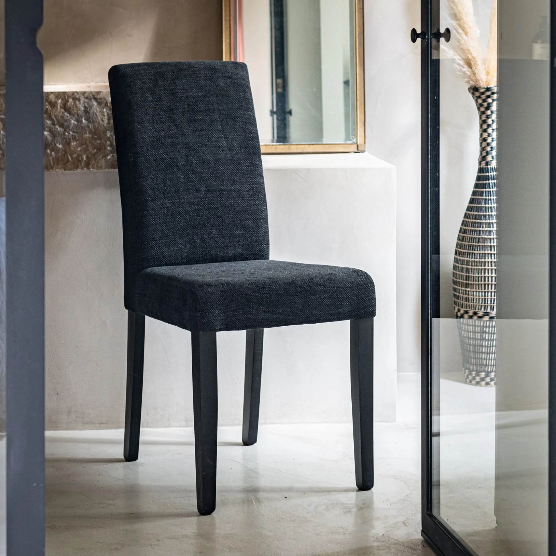 Chaise en tissu et piètement hêtre massif - noir