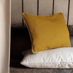 Coussin à passepoil bicolore en coton 30x50cm - jaune