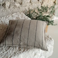 Coussin à rayures en lin 65x65cm - beige