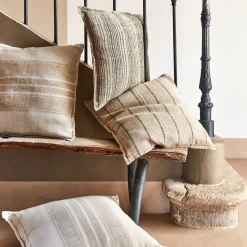 Coussin à rayures en lin 65x65cm - beige