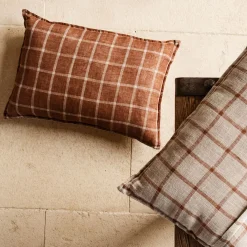 Coussin en lin lavé à carreaux 40x60cm - brun écorce