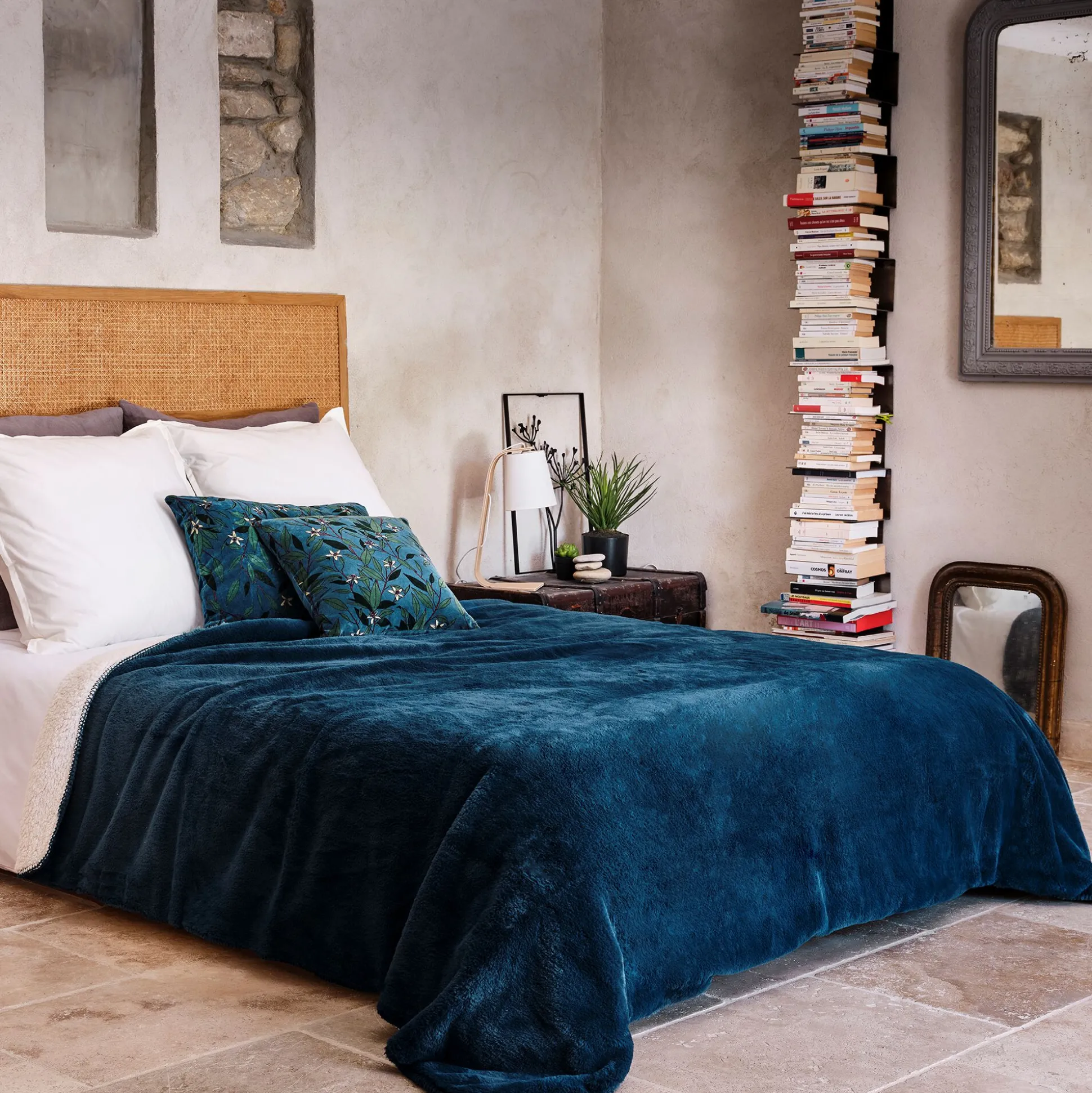 Couvre lit imitation fourrure- bleu figuerolles 180x220cm