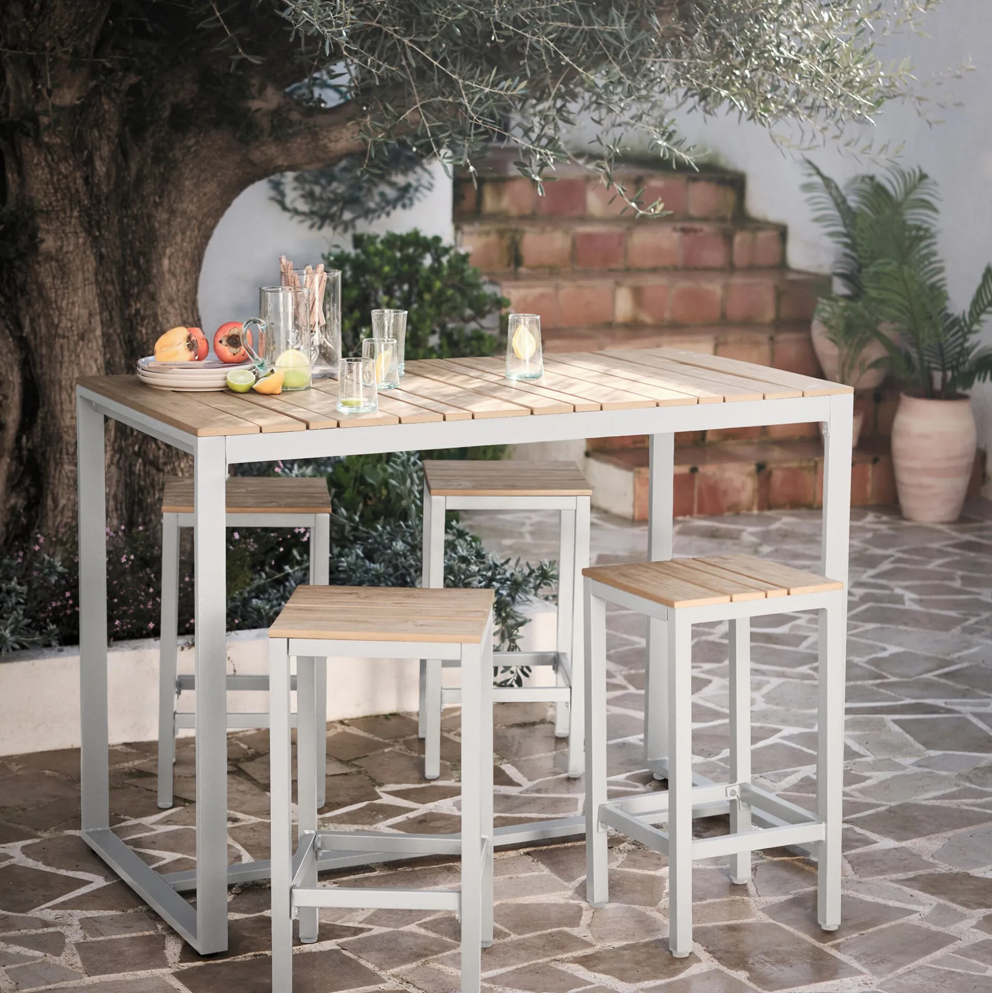 Ensemble table haute de jardin et 4 tabourets - bois clair