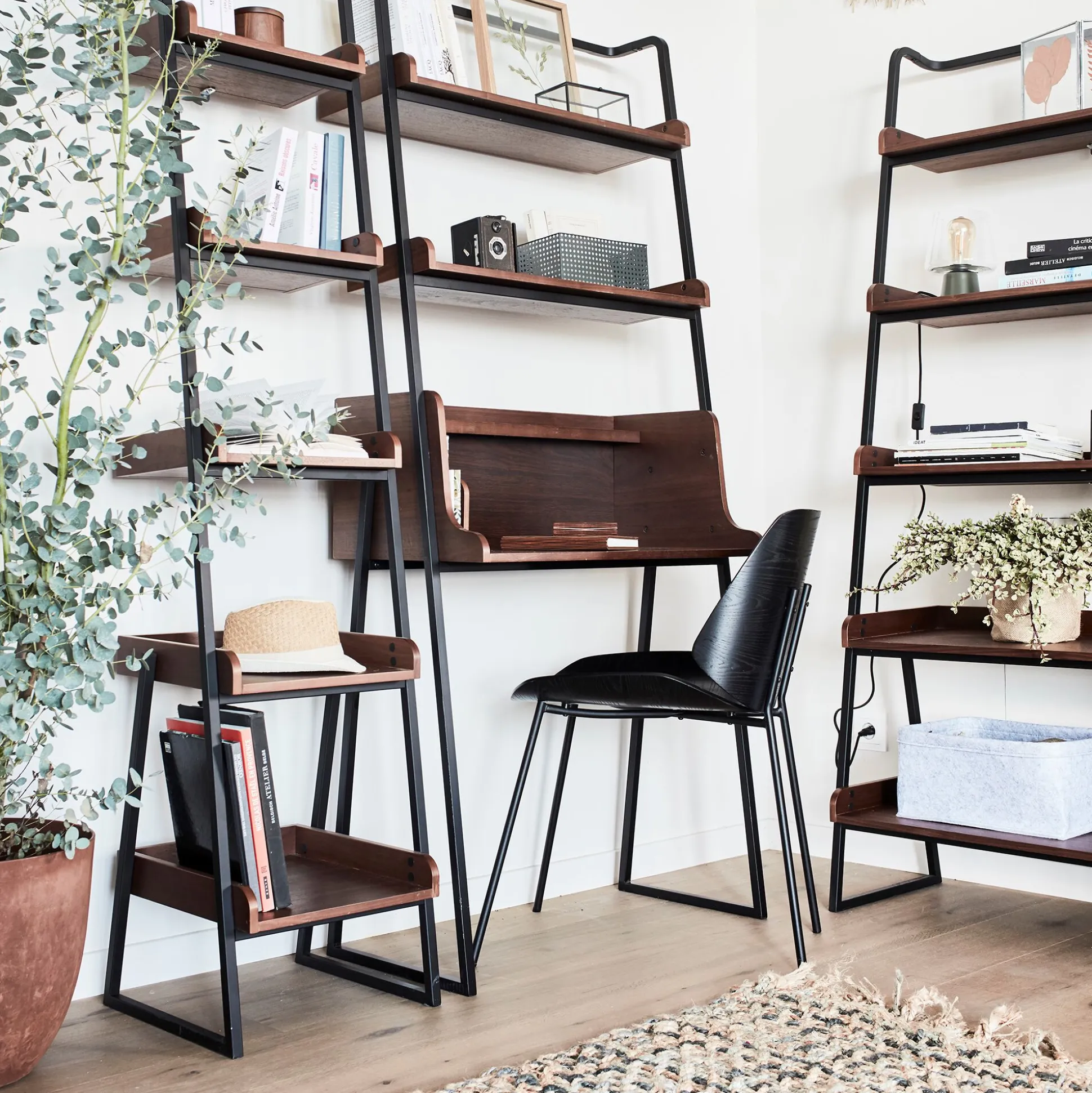 Etagère 5 tablettes plaquée noyer et métal noir L40cm - bois foncé