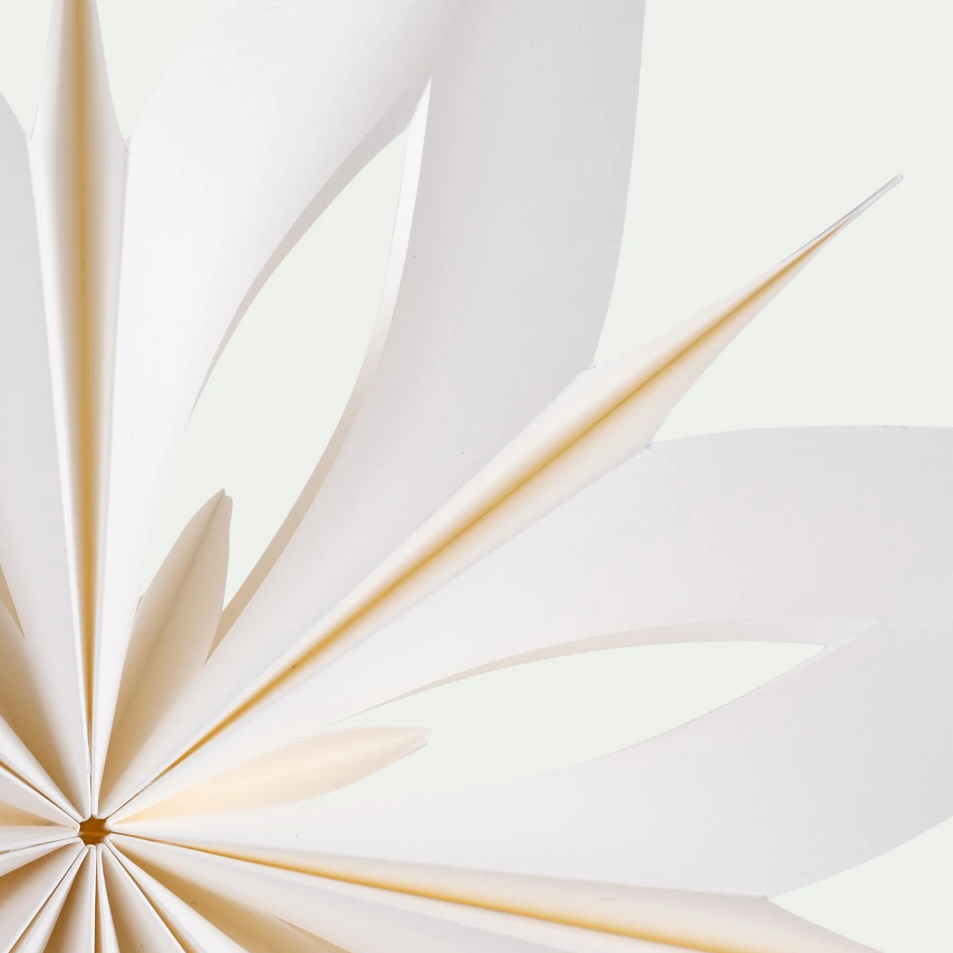 Etoile à suspendre en papier D40cm - blanc