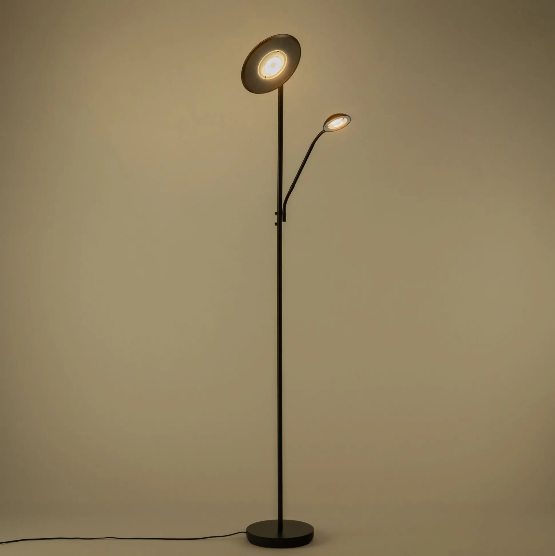 Lampadaire électrifié droit en acier H180cm - noir