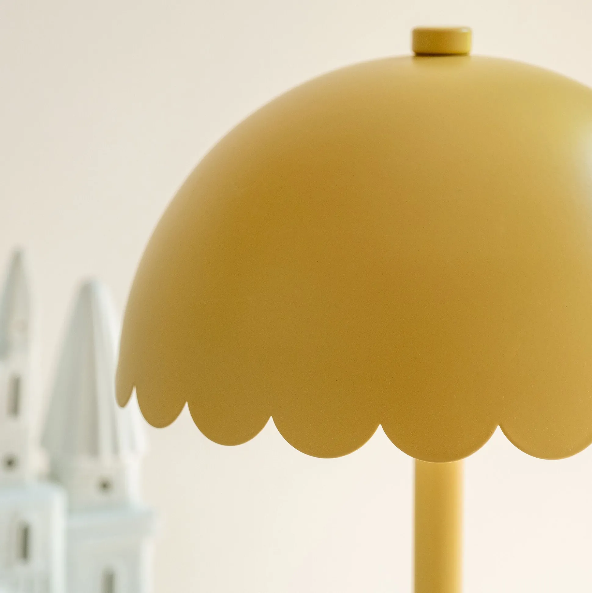 Lampe à poser électrifiée en acier H31,5cm - jaune