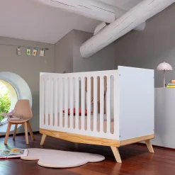 Lit bébé en bois - blanc