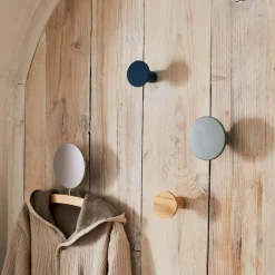 Lot de 4 patères en bois - multicolore