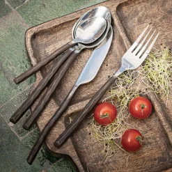 Ménagère 16 pièces en inox et manche noir