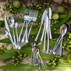 Ménagère 24 pièces en inox finition brillante