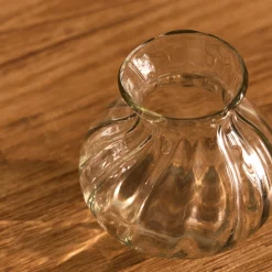 Petit vase en verre à vagues 9,5cm - transparent