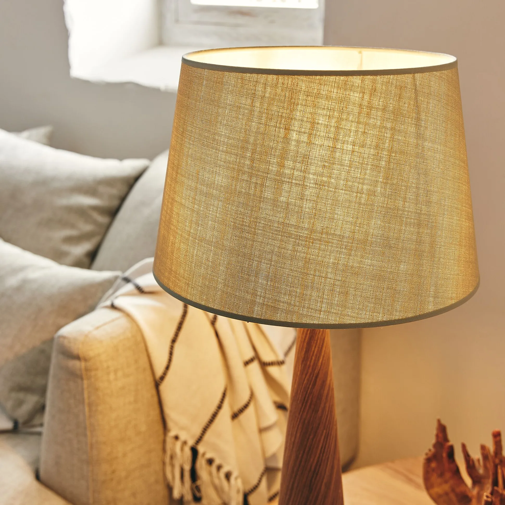 Pied de lampe en métal - effet bois foncé H51,5cm