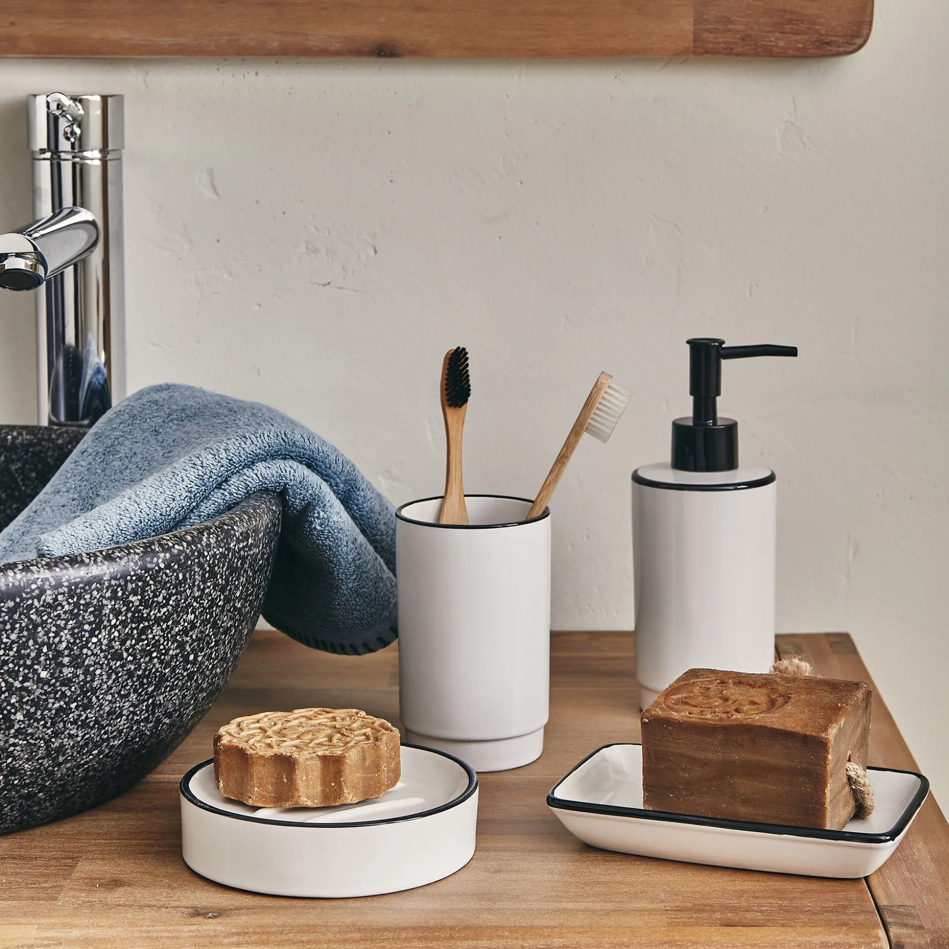 Porte savon rond en grès - blanc D12cm