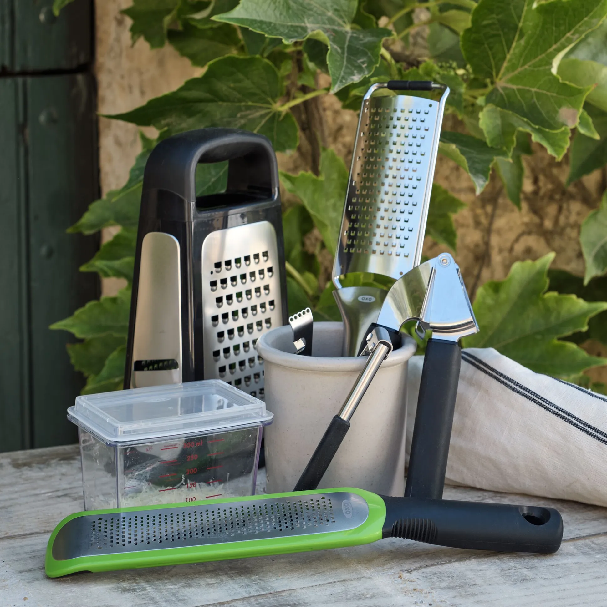 Râpe zesteur en inox - noir