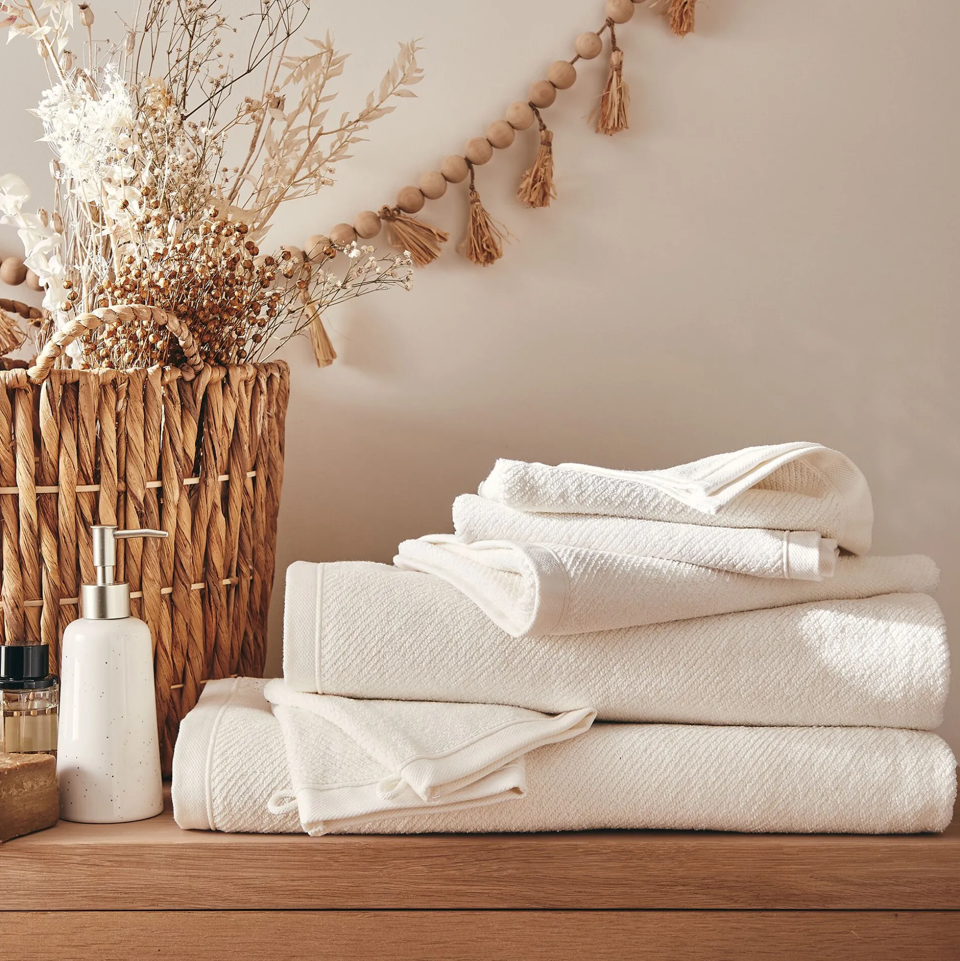 Serviette de toilette en bouclettes de coton bio - blanc ventoux 50x90cm