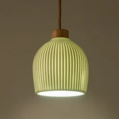 Suspension électrifiée en porcelaine striée D14,8cm - blanc