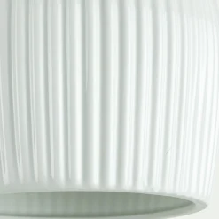 Suspension électrifiée en porcelaine striée D14,8cm - blanc