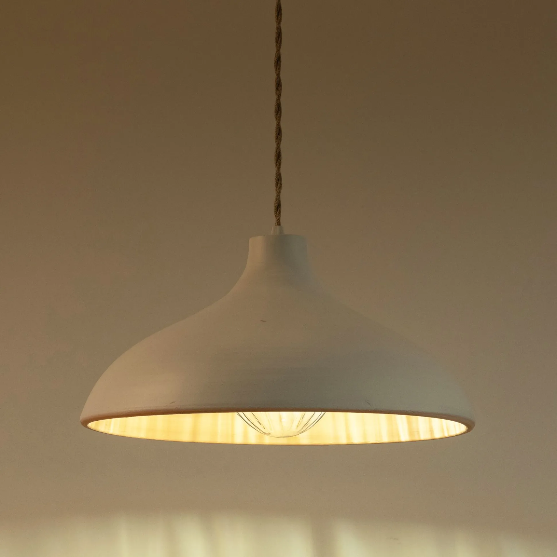 Suspension électrifiée en terre cuite D35cm - blanc