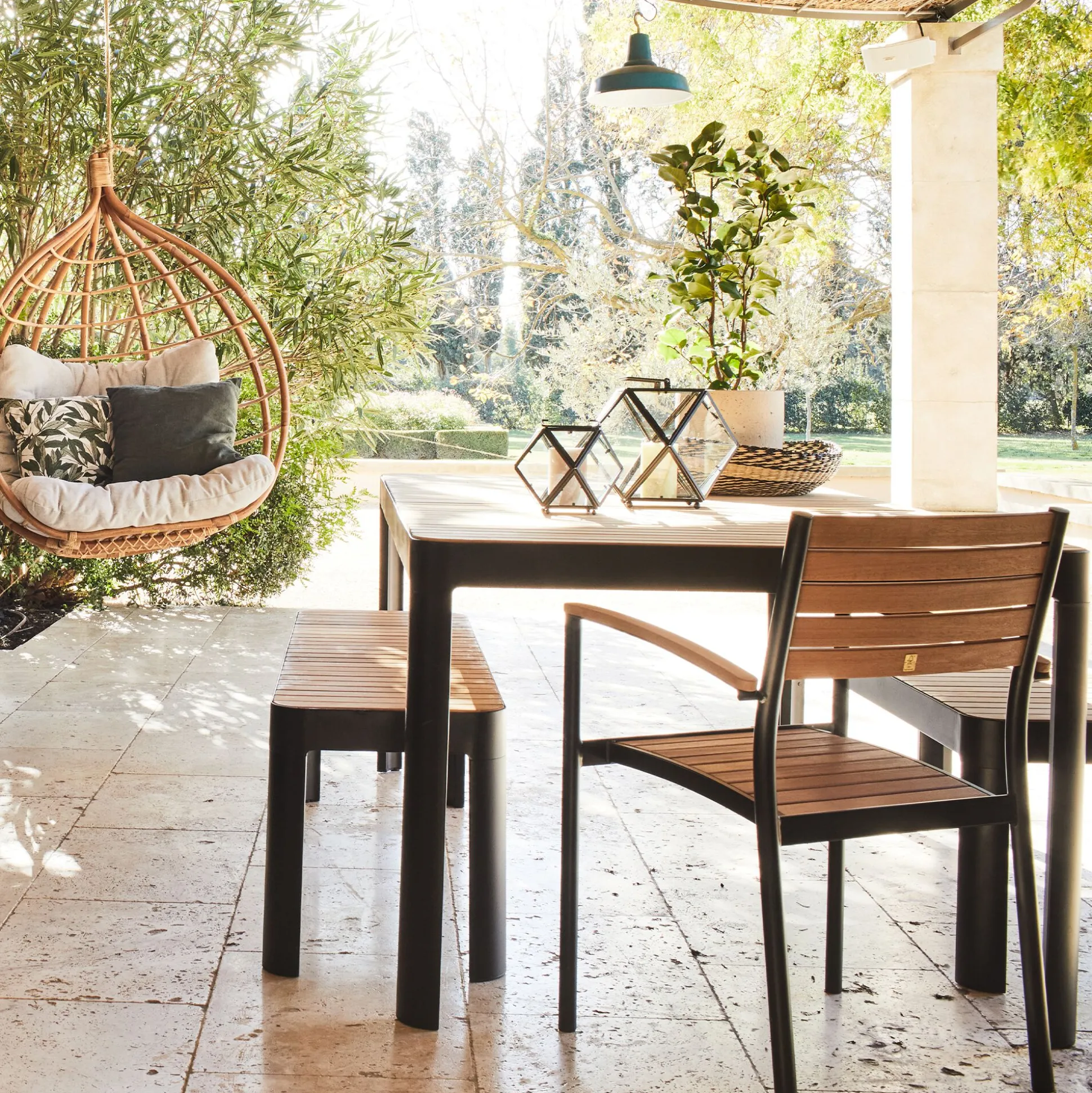 Table de repas jardin en aluminium et teck - bois clair (8 places)