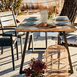 Table de repas jardin en magnésium effet bois et fer - bois clair (6 places)