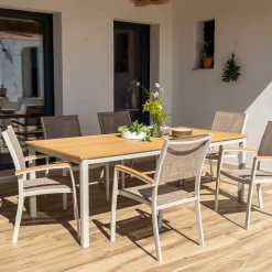 Table de repas jardin extensible en eucalyptus et aluminium - blanc écru (8 à 12 places)
