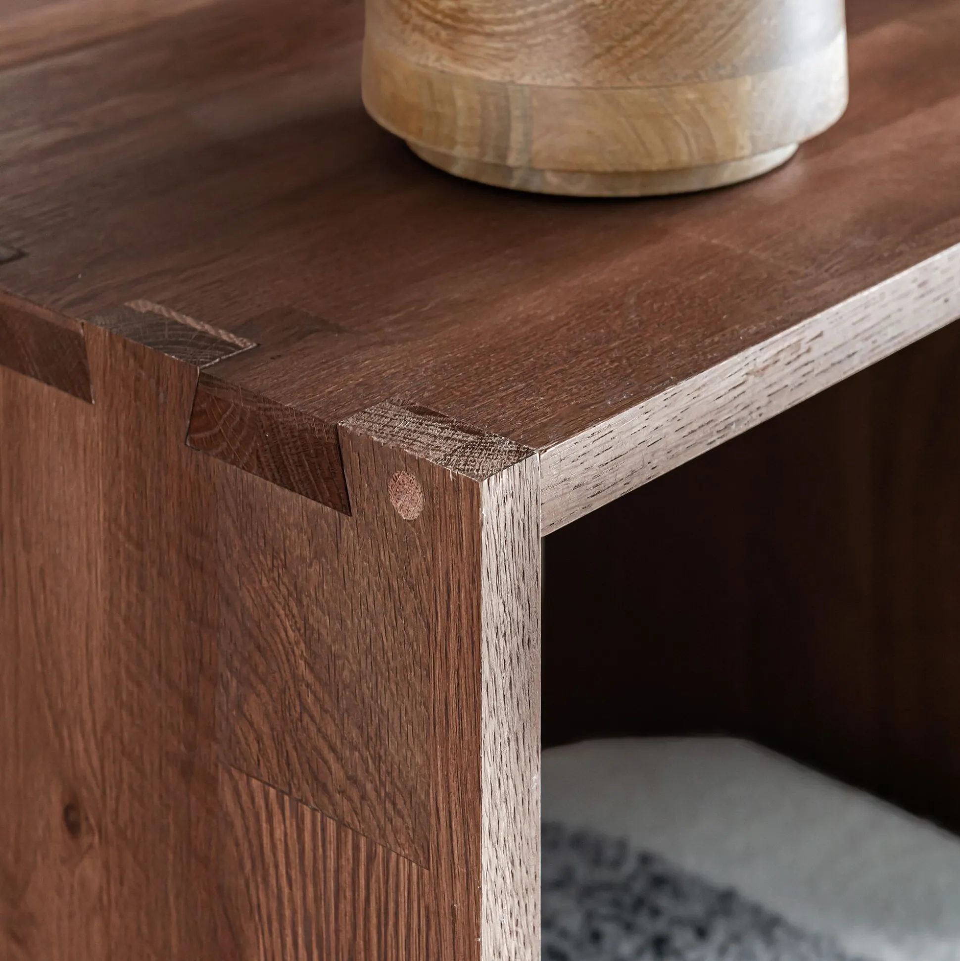 Étagère 10 niches en chêne massif - bois foncé