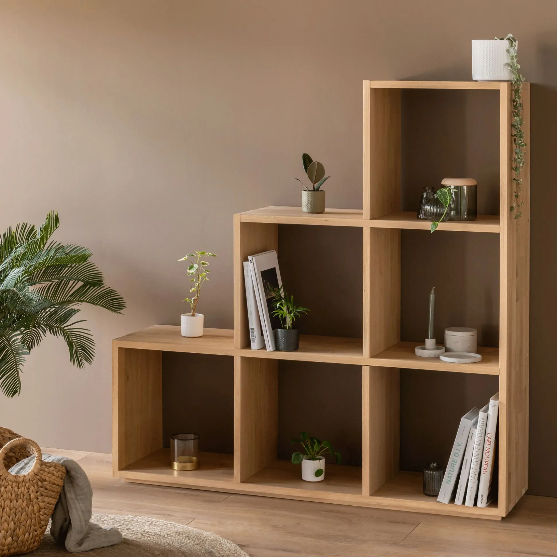 Étagère escalier en chêne - bois clair