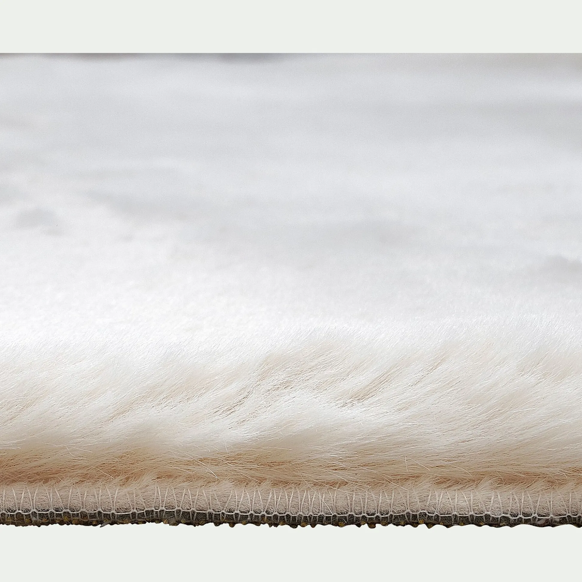 Tapis imitation fourrure - beige 120x160cm