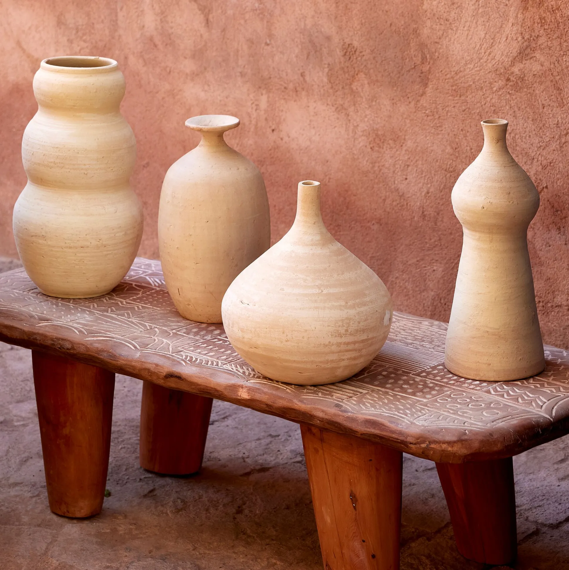 Vase contemporain en terre cuite H29cm - beige